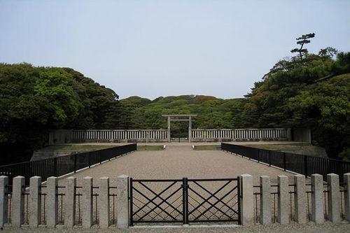 日本天皇墓